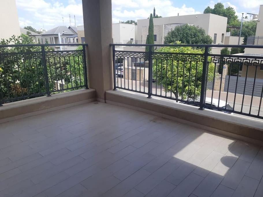 Giv'at Brenner Adorable 3 Bedroom Brenner "Hill" Suite מראה חיצוני תמונה